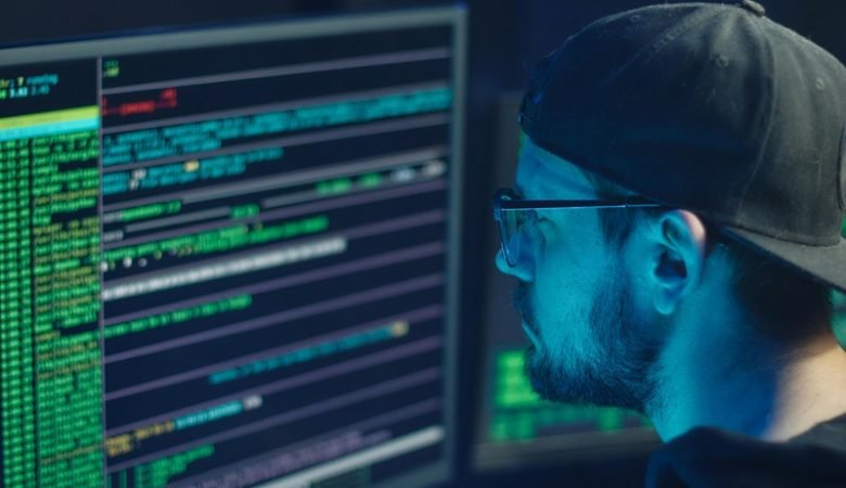 defending your holidays from cyber threats