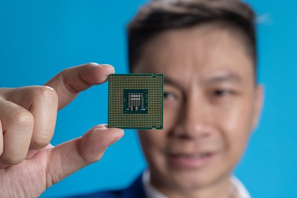 Qualcomm purloins Intel’s chief Xeon designer with eyes toward data center development